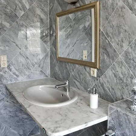 Modernisierte Mit Balkon Schuby